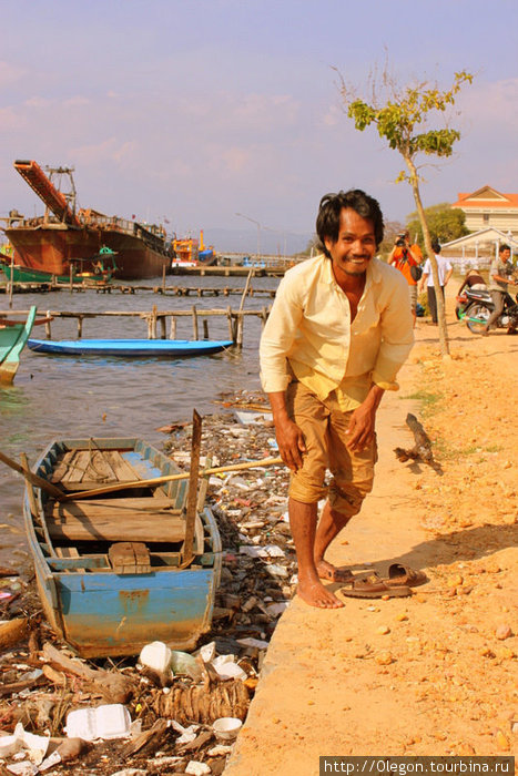Загадили реку мусором, вот ноги попачкал Камбоджа