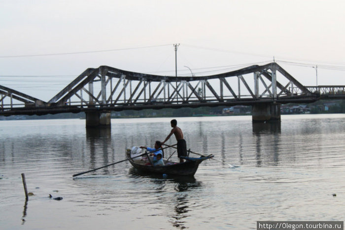 Подплывай ближе к мосту Камбоджа
