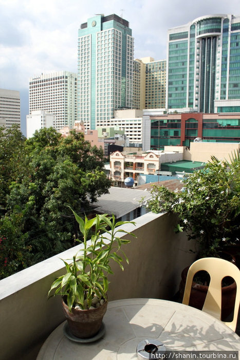 Вид с веранды хостела Манила, Филиппины