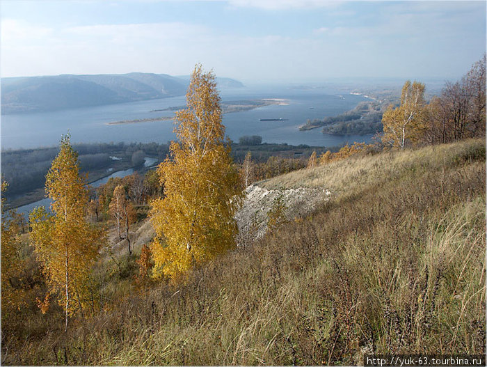 Осень. Вид на Волгу и Жигули с Сокольих гор. Самарская область, Россия