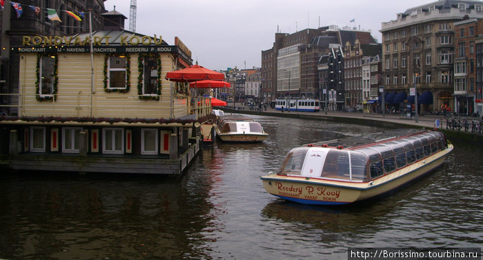 Ещё одна альтернатива — экскурсия по каналам города. Амстердам, Нидерланды