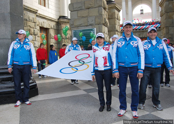 Олимпийские флаги над Сочи Сочи, Россия