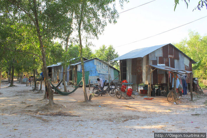 Люди поскромнее живут так- велосипед, гамак и скромный дом Кахконг, Камбоджа