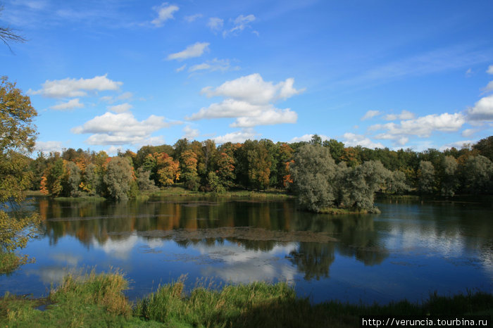 Белое озеро в Дворцовом парке. Гатчина, Россия