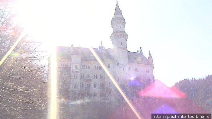 Замок в лучах утреннего солнца. Фюссен, Германия