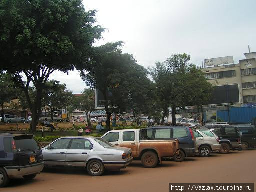 Парковка у сквера Кампала, Уганда