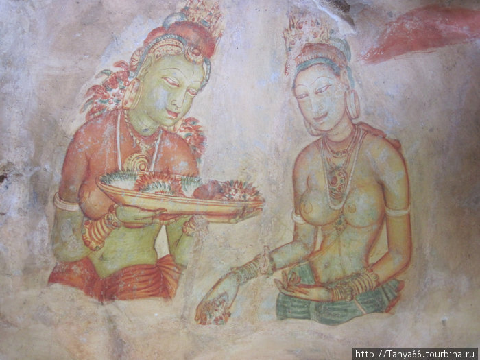 Кто-то утверждает, что все эти – изображения богини Тары, той самой мамы всех Будд Шри-Ланка