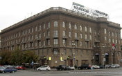 С площади Павших борцов хорошо видна гостиница Волгоград.