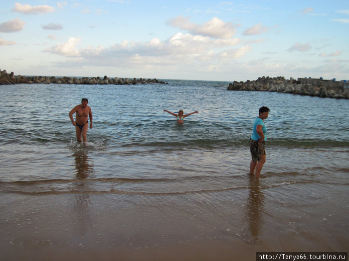 6 утра а наши уже купаются! Средиземное море попрохладней Красного Александрия, Египет
