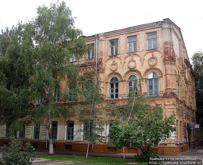 Красивый дом на улице 10-й дивизии НКВД Волгоград, Россия