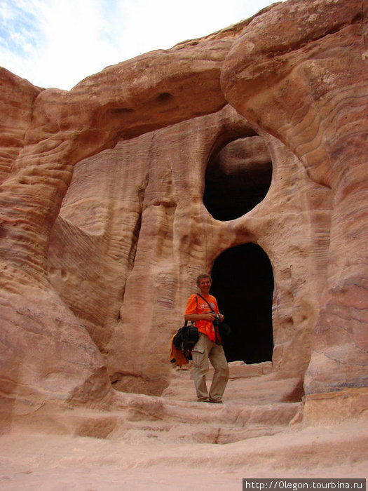 Песчанные пещеры Петра, Иордания