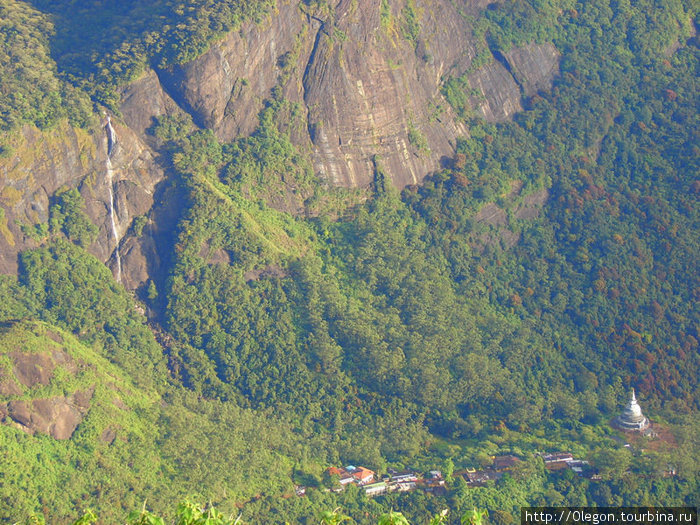 Внизу горы, водопады, храмы, деревня Шри Пада Пик (Пик Адама 2243м)  заповедник дикой природы, Шри-Ланка