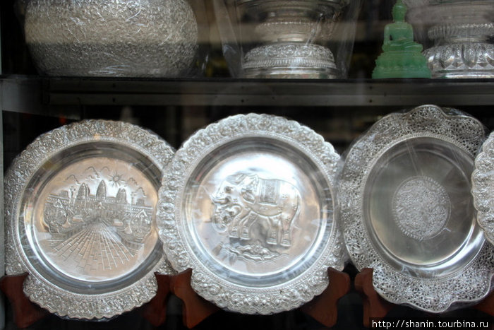 Серебряные тарелки на продажу Пномпень, Камбоджа