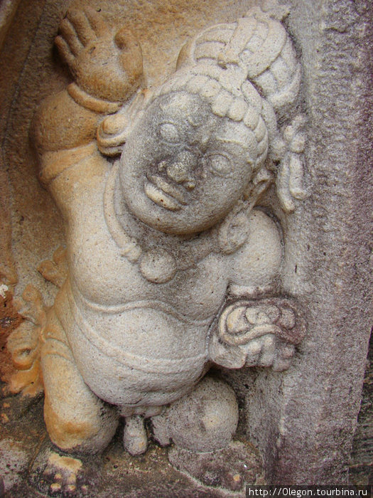 Штанишки из камня не вырезали Полоннарува, Шри-Ланка