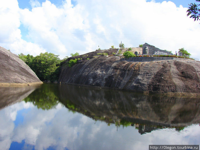 Монастырь в Ампаре Шри-Ланка