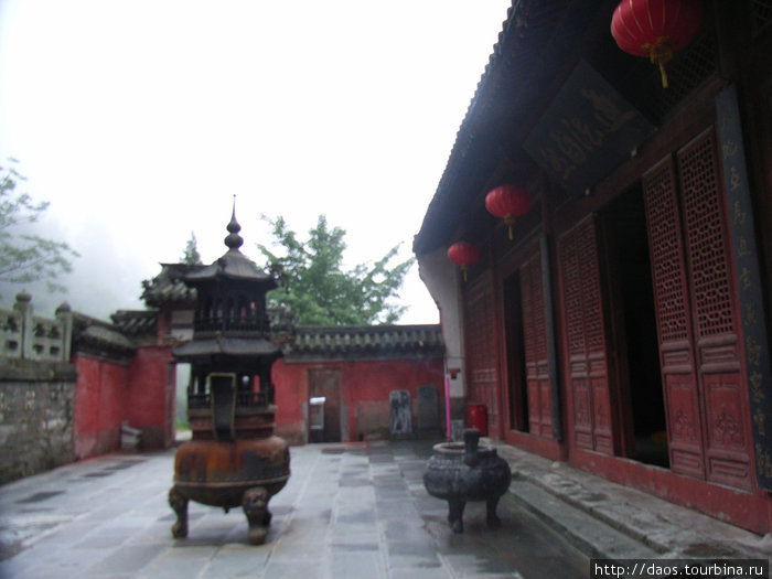 Храм Боевых Искусств и алтарь Чжан Саньфэна Уданшань, Китай