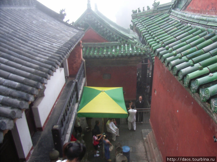 Запретный город на вершине горы Уданшань, Китай