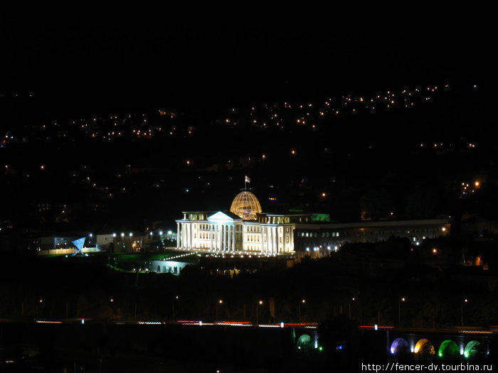 Президентский дворец. Сложно не заметить. Тбилиси, Грузия