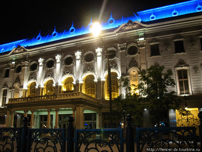 Театр на проспекте Руставели. Тбилиси, Грузия