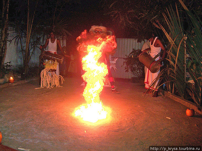 Огненное шоу Шри-Ланка
