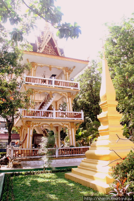 Ступа и колокольня Вьентьян, Лаос