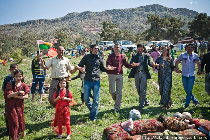 Курдские танцы