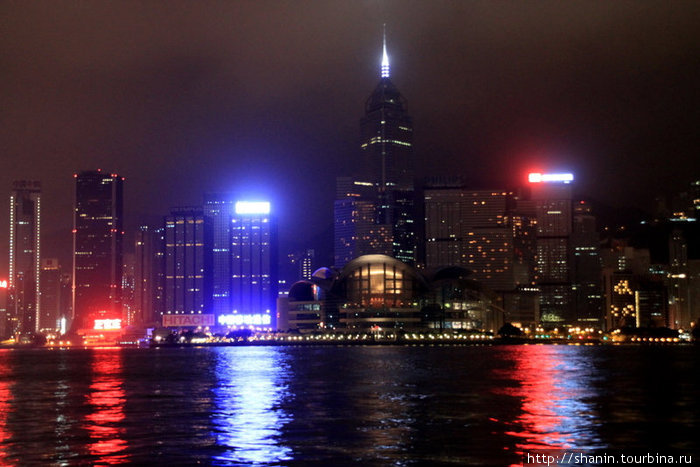 Ночной Гонконг сияет всеми цветами радуги Коулун, Гонконг