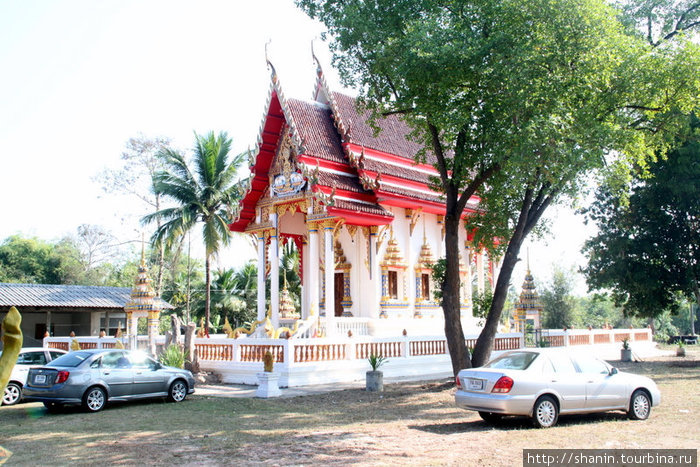 Храм для особо торжественных случаев. Церемония проходила в другом — более жилом — храме этого же монастыря Удон-Тани, Таиланд