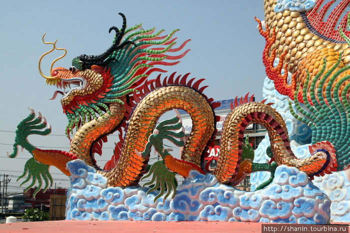 Китайский дракон Накхон-Саван, Таиланд