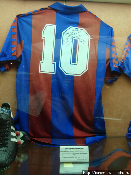 Марадона сыграл за Барселону два сезона в 1982-1984. Барселона, Испания