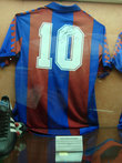 Марадона сыграл за Барселону два сезона в 1982-1984.