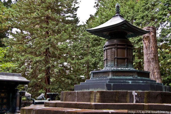 Тосёгу: Окуся Хо-то (пагода на могиле Токугава Иэясу) Никко, Япония