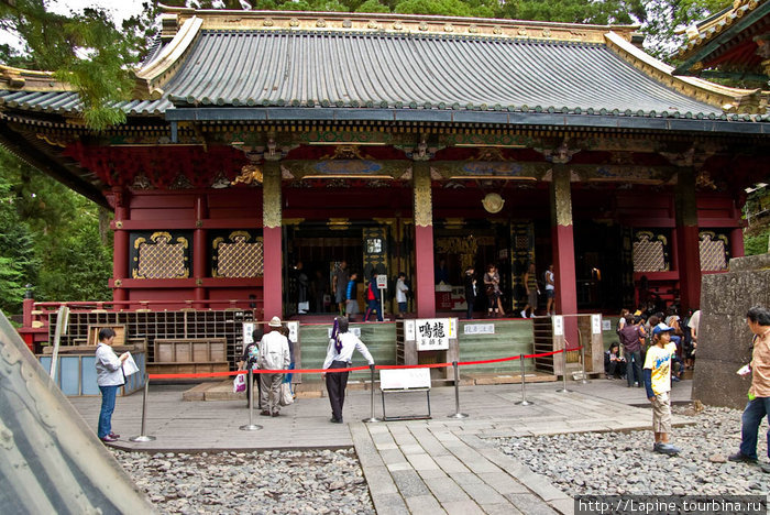 Тосёгу: Хондзи-до (он же Якуси-до) — храм кричащего дракона Никко, Япония