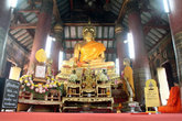 Будда (не тот, знаменитый, а простой — в соседнем храме)