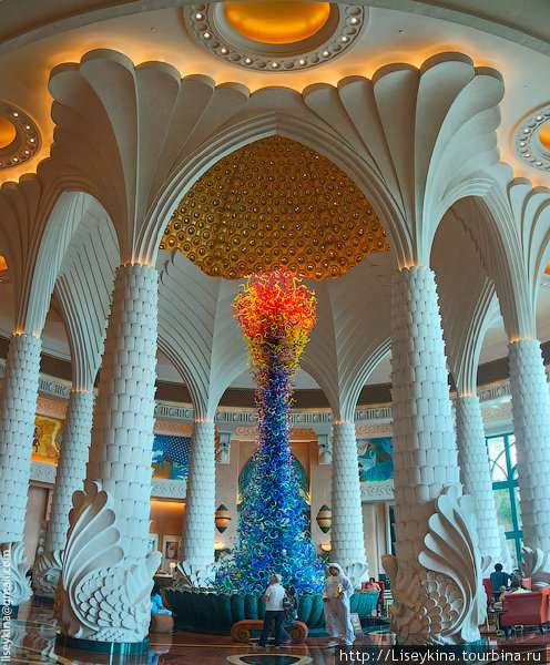 Интерьер отеля Atlantis Дубай, ОАЭ