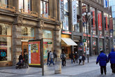 Улица Прикоп, слева от Вацлавской площади, если стоять спиной к магазину Нью-Йоркер. Прикоп считается местным Арбатом и заодно еще и шопинг-улицей.