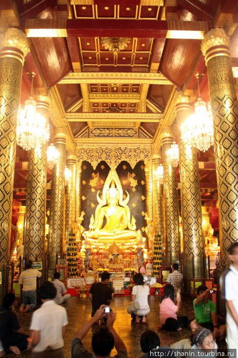 Будда Чинарат в зале с колоннами Пхитсанулок, Таиланд