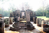 Руины храма на территории Ват Сонгкран