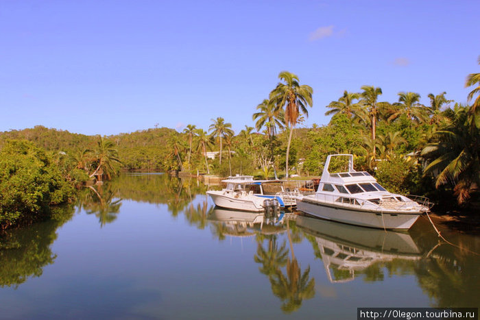 По реке можно прокатиться на небольшой яхте, к тому же река приведёт к океану Остров Вити-Леву, Фиджи