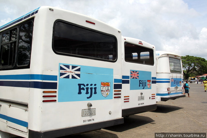 Автобусы на автовокзале в Ба Остров Вити-Леву, Фиджи