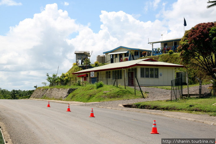 Новая дорога — после ремонта стала асфальтированной Остров Вити-Леву, Фиджи