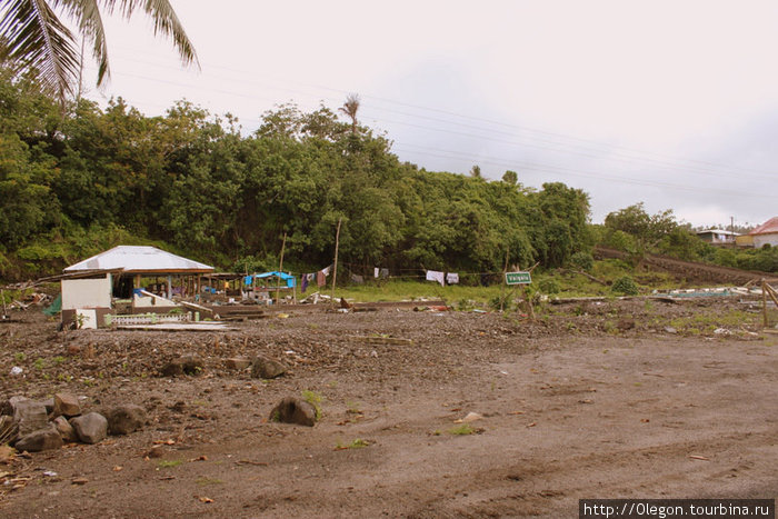 Уцелевший дом после цунами Самоа