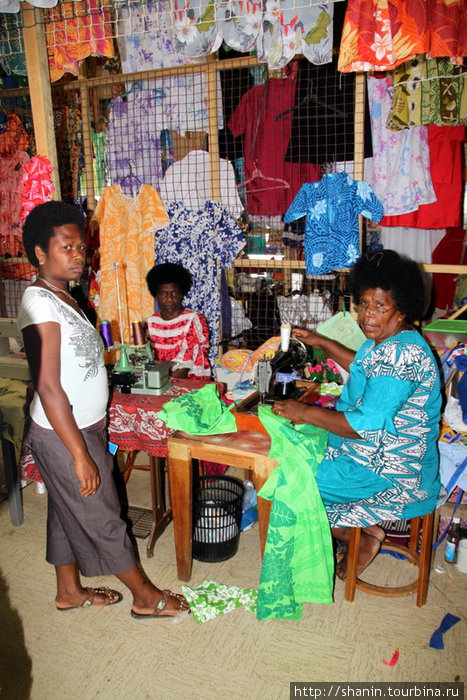 Два рынка: продуктовый и сувенирно-туристический Порт-Вила, Вануату