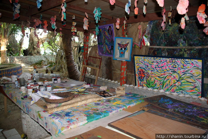 В мастерской артистический беспорядок Порт-Вила, Вануату