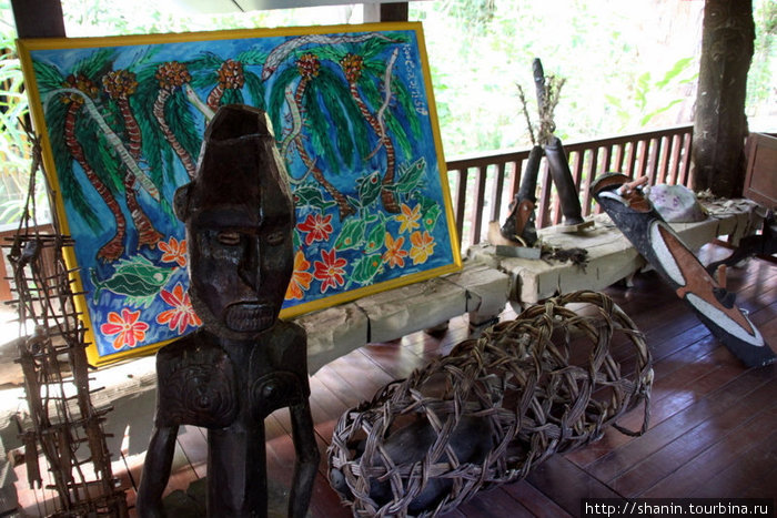 На веранде картины и скульптуры Порт-Вила, Вануату