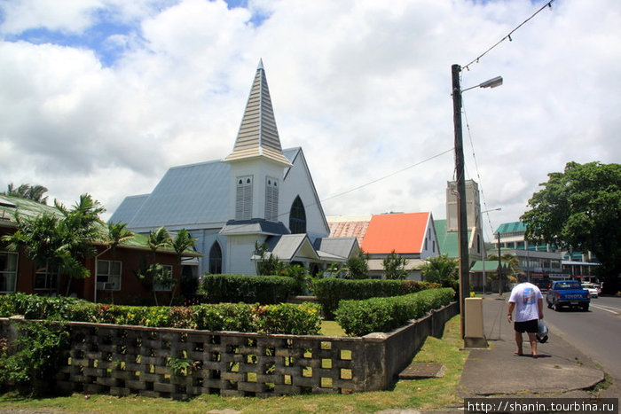 Церковь на главной улице Апиа, Самоа