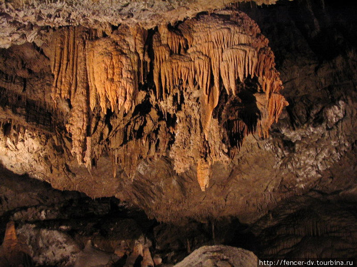 Сталактиты Деменовской пещеры Ясна, Словакия