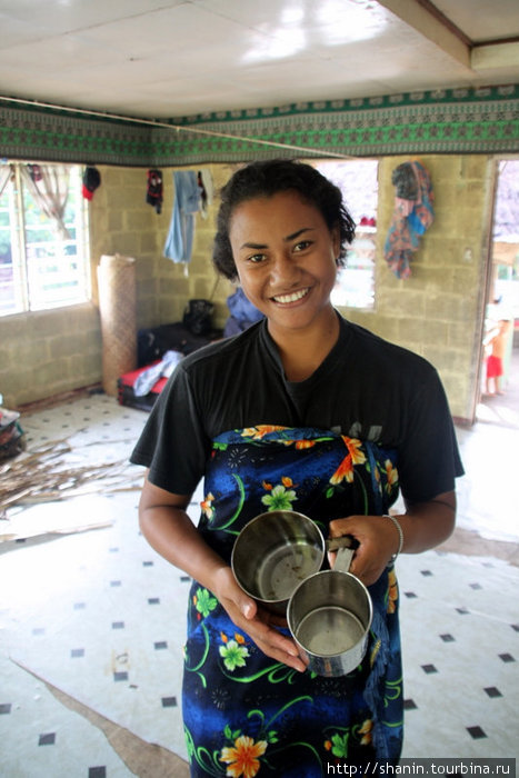 Зашли в дом и попросили у девушки питьевой воды Остров Савайи, Самоа