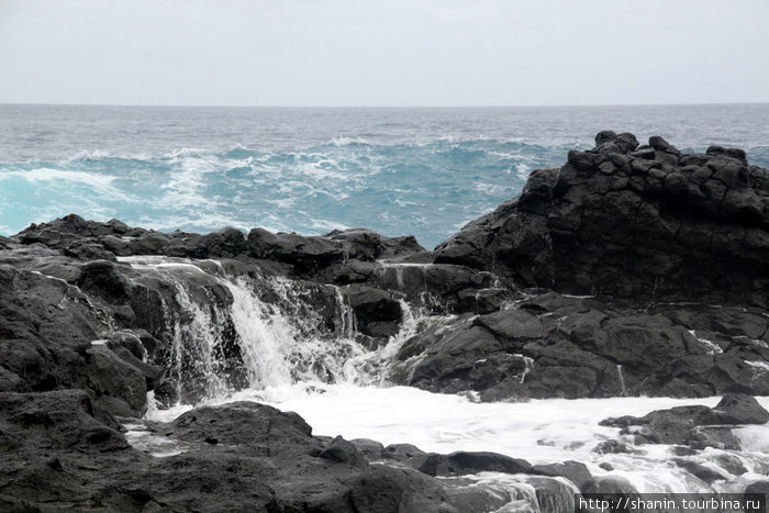 Волна перехлестнула Остров Уполу, Самоа