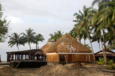 Отель на Кокосовом пляже продолжают восстанавливать